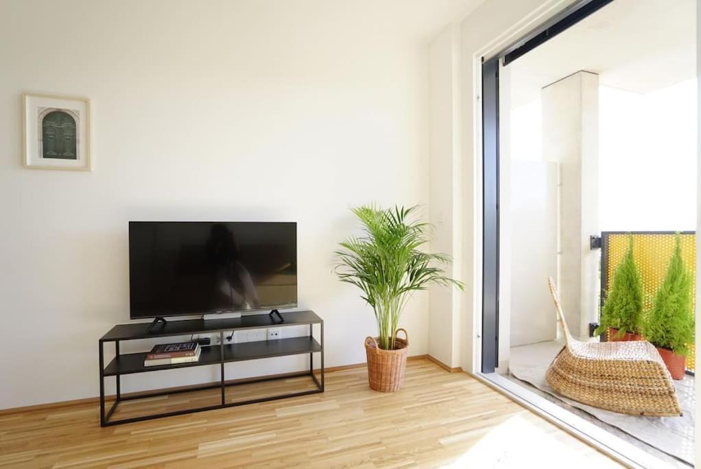 Fine Studio With Terrace - 15 Min To Center Viena Exterior foto